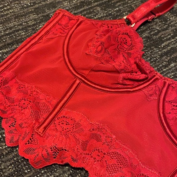 Sofia Vergara Line Red Lace Bustier - Picture 2 of 5